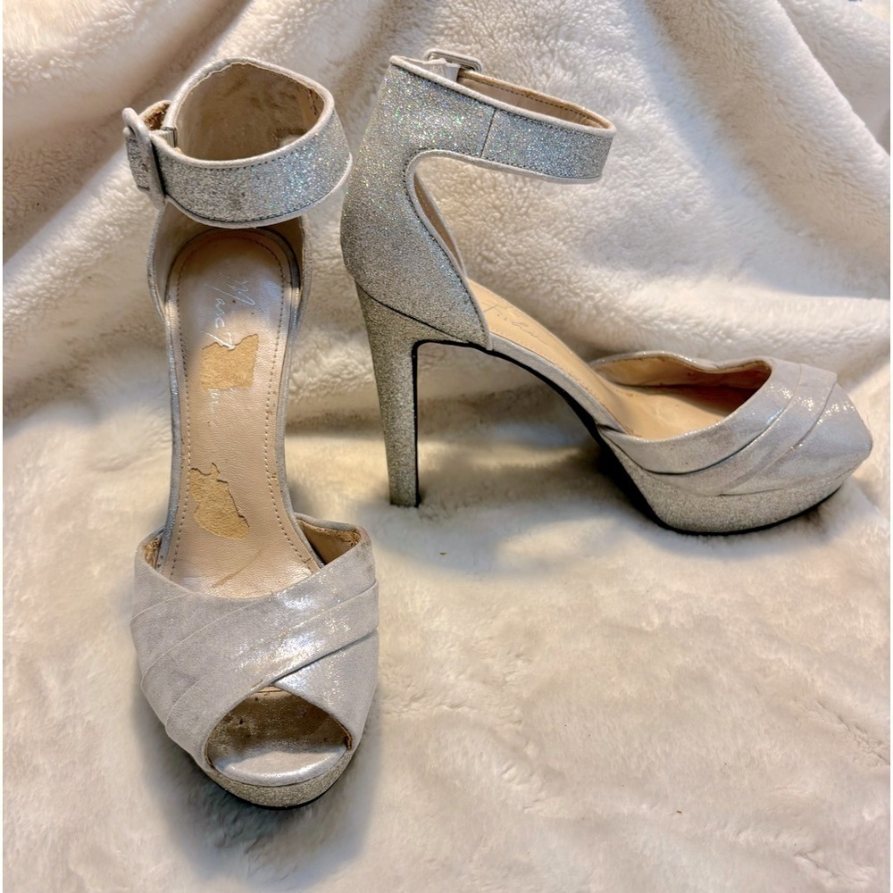 Marc Fisher Heels Size 7.5 M Silver Shimmery Strappy Sandals Metallic Glitter